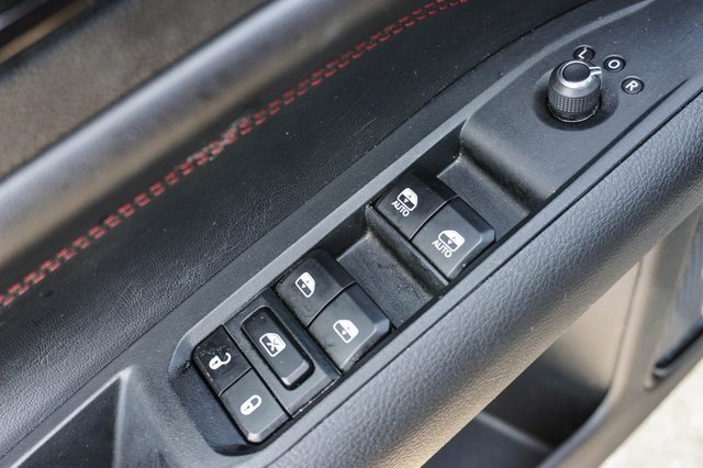 Used 2023 Jeep Compass Trailhawk image 14