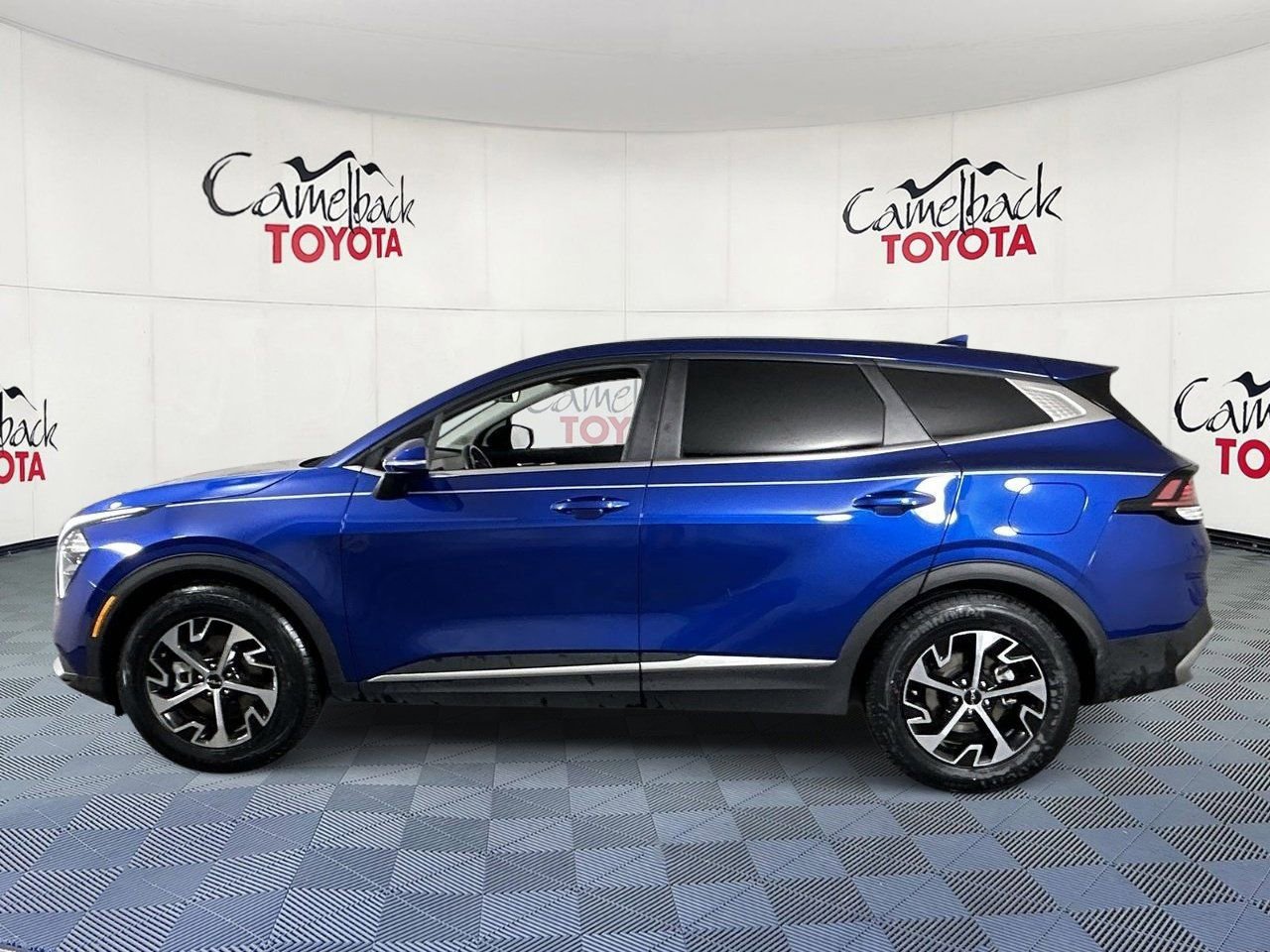 Used 2023 Kia Sportage EX image 4