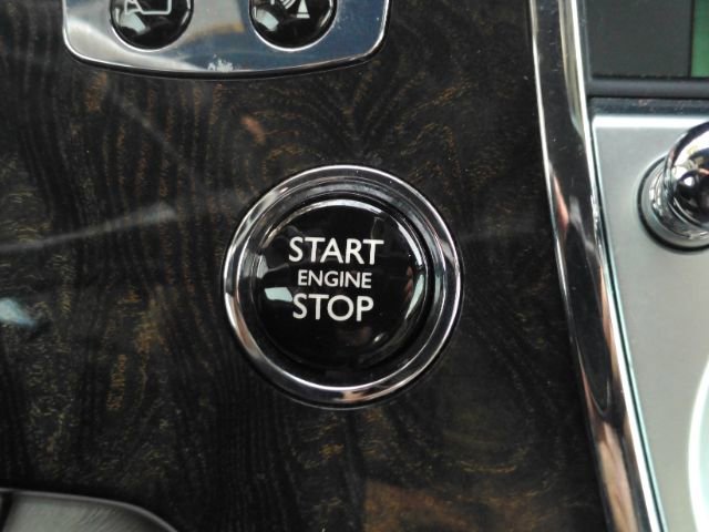 Used 2014 Rolls-Royce Wraith image 45