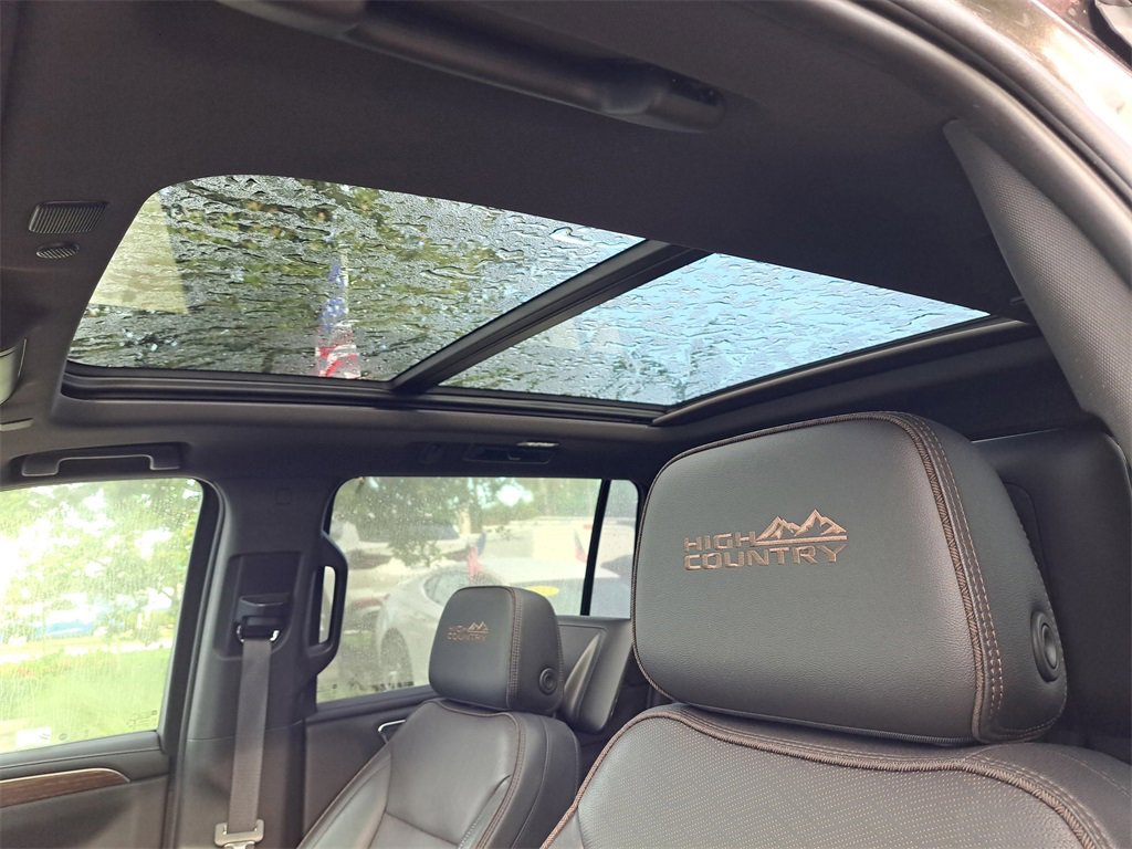 Used 2021 Chevrolet Suburban High Country image 17