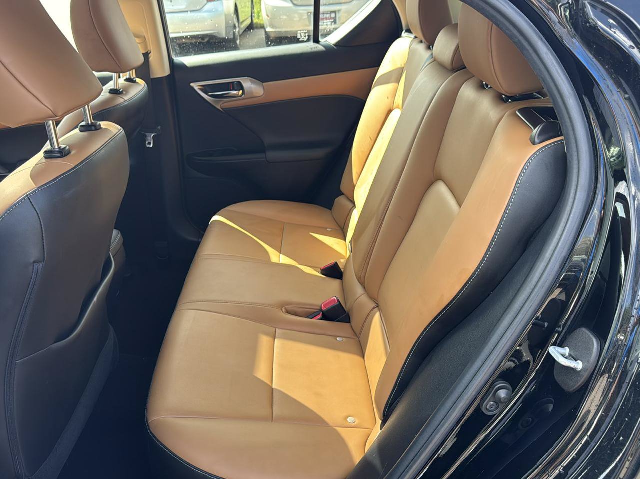 Used 2015 Lexus CT 200h w/ Navigation Package FWD image 11