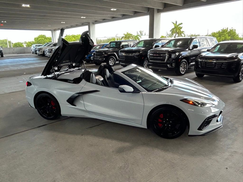 Used 2024 Chevrolet Corvette Stingray Premium Conv w/ Battery Protection Package image 9
