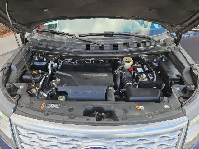 Used 2017 Ford Explorer Platinum image 32