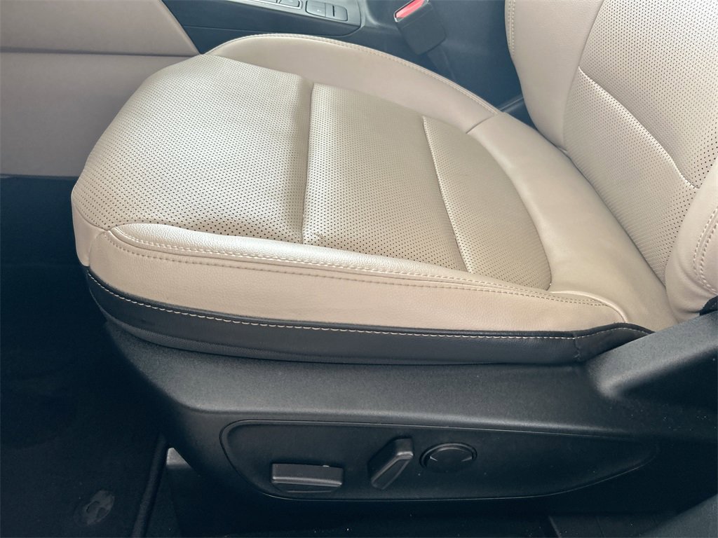 Used 2021 Ford Escape SEL image 12