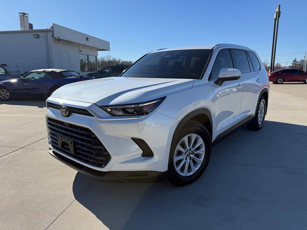 Used 2024 Toyota Grand Highlander AWD image 3