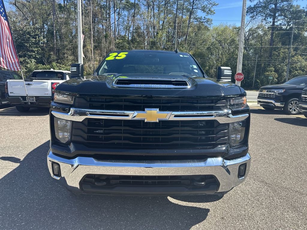 Used 2025 Chevrolet Silverado 2500 LT w/ Convenience Package AWD/4WD image 11