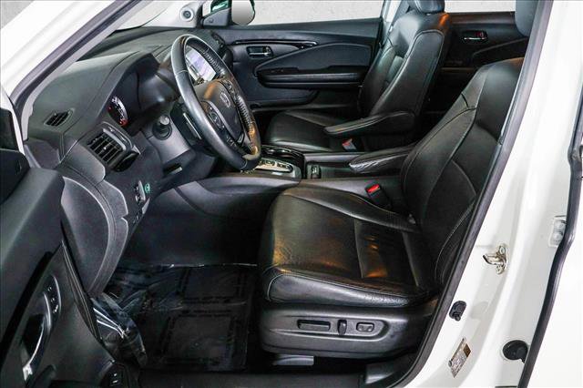 Used 2017 Honda Pilot Elite image 12