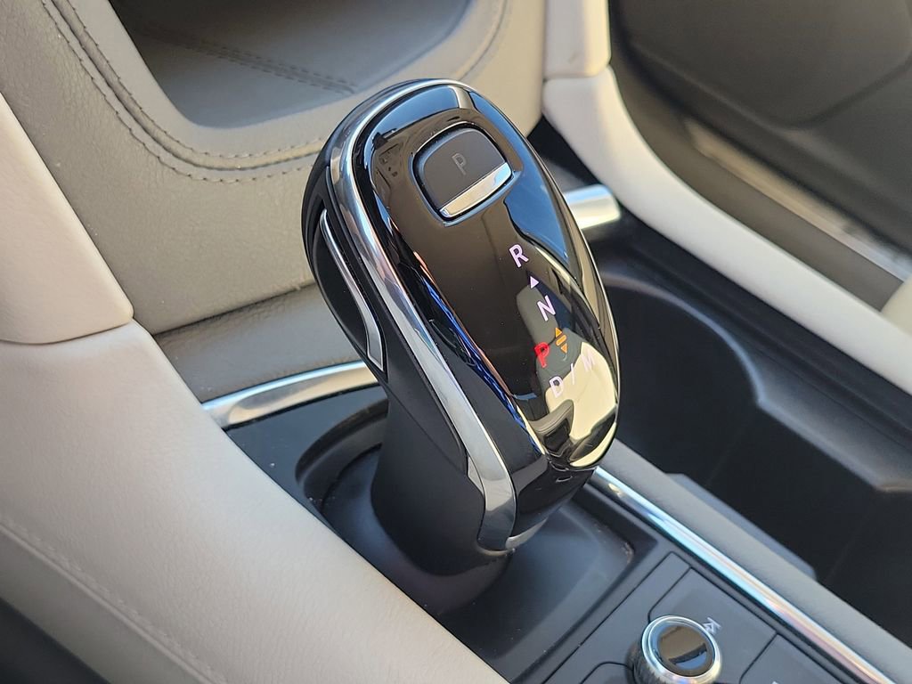 Used 2021 Cadillac XT5 Premium Luxury w/ LPO, Floor Liner Package FWD image 20