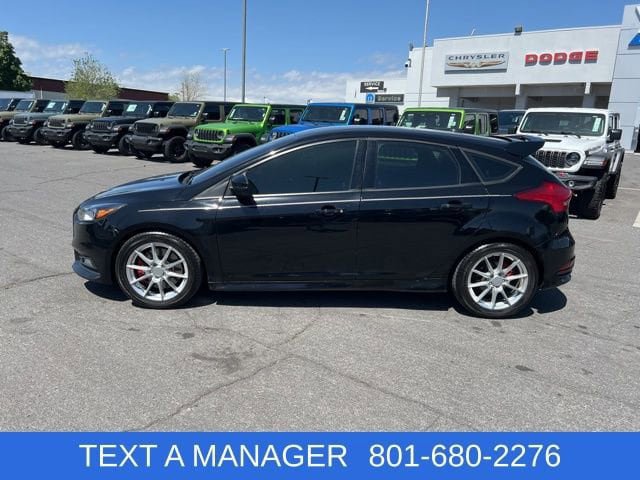 Used 2017 Ford Focus ST FWD image 2