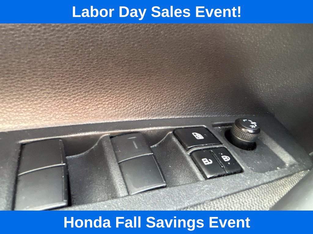 Used 2022 Toyota Corolla LE FWD image 18