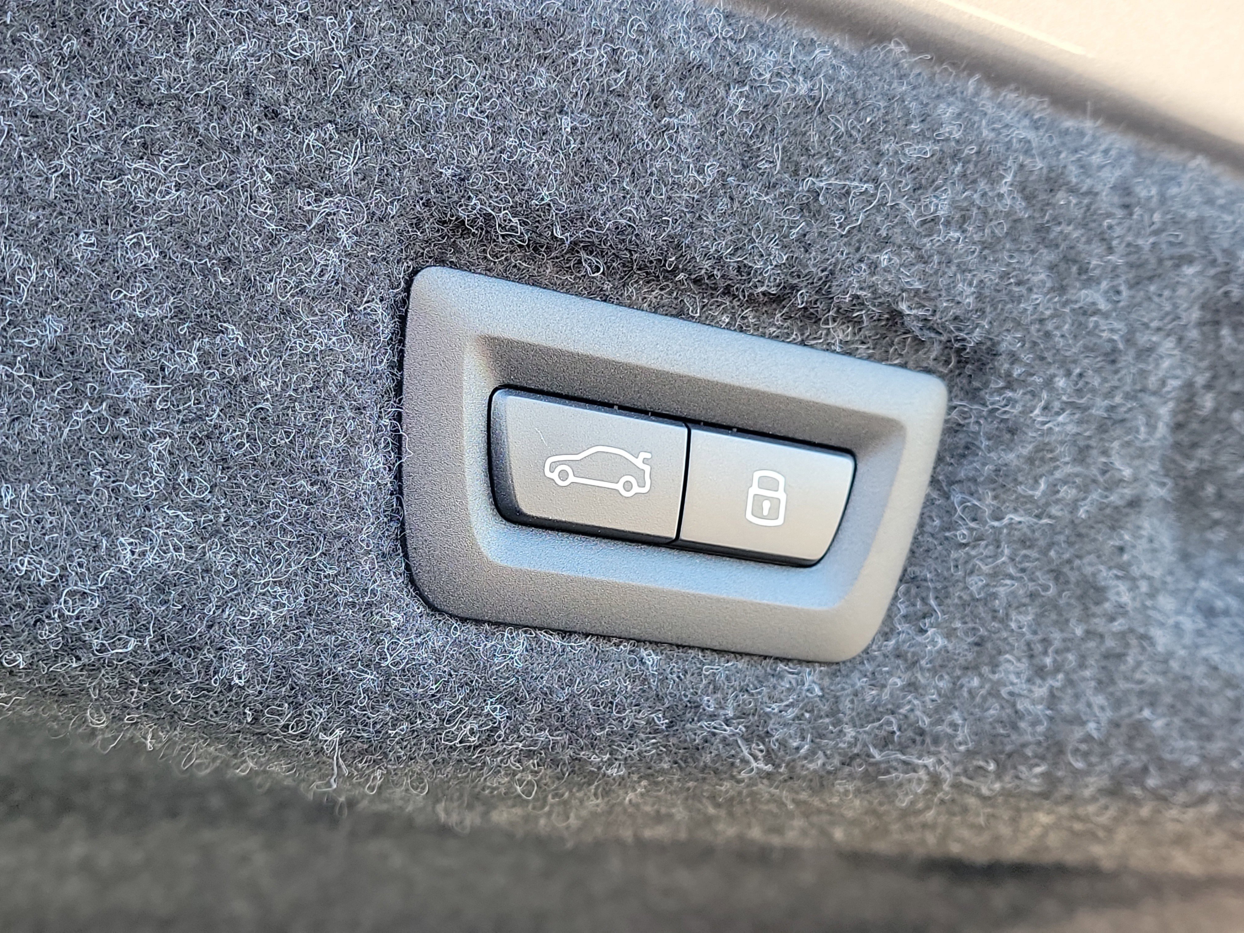 New 2026 BMW 550e xDrive w/ Executive Package image 7