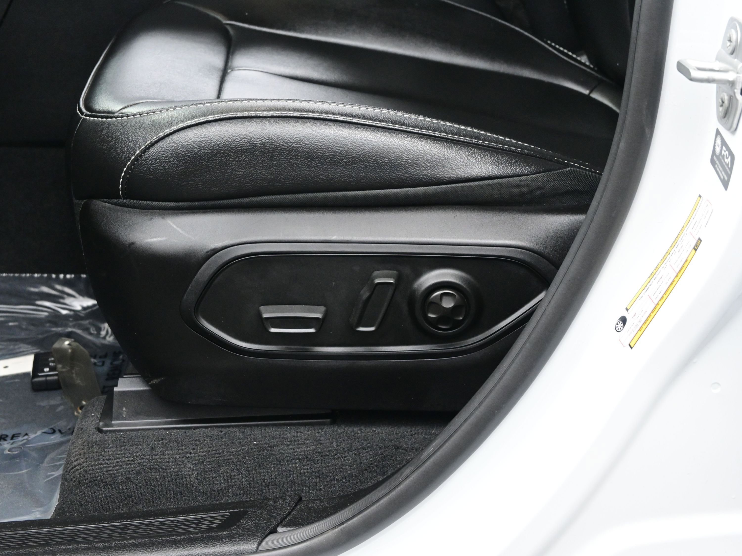 Used 2025 Jeep Grand Cherokee L Limited image 11