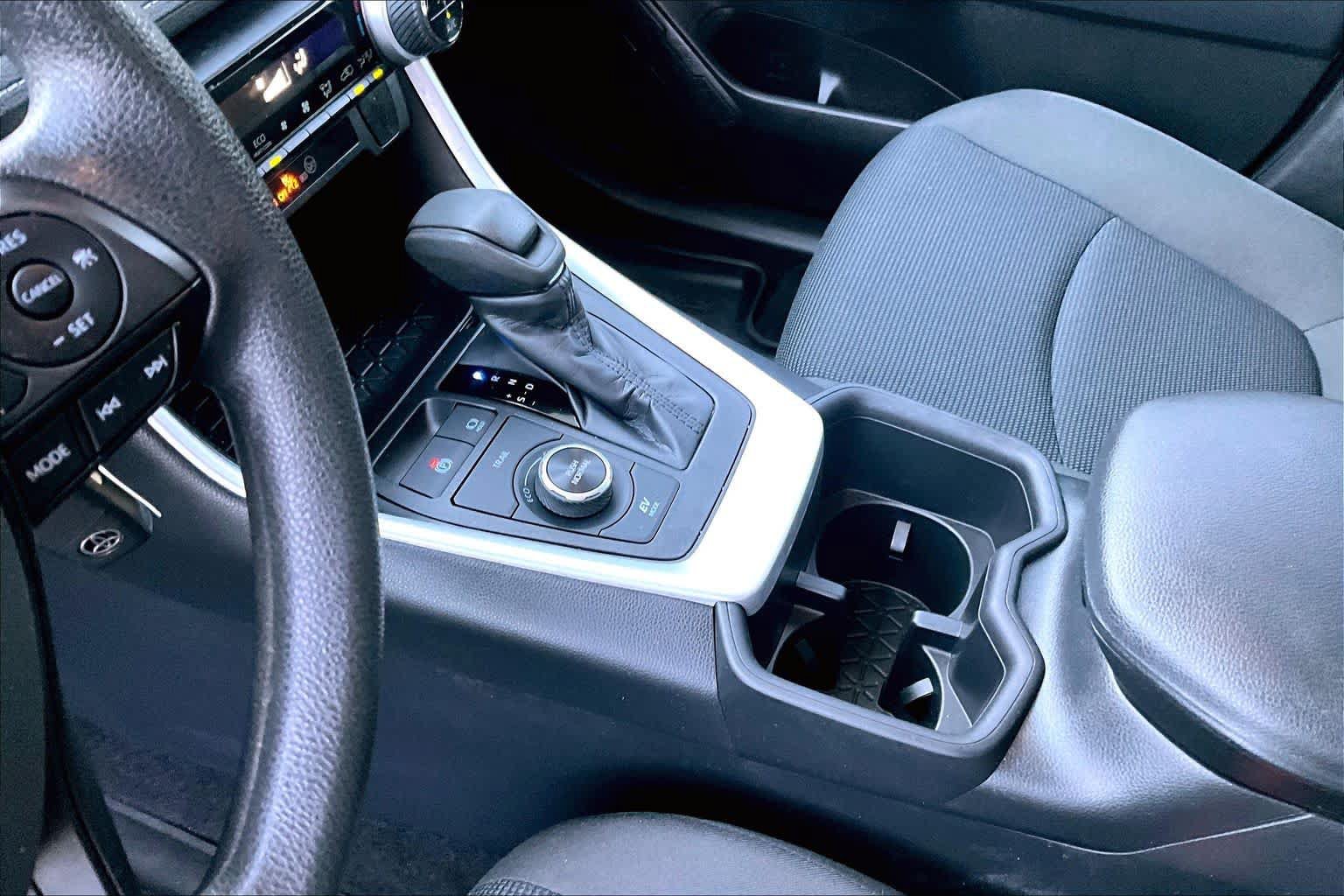 Certified 2024 Toyota RAV4 LE AWD/4WD image 15