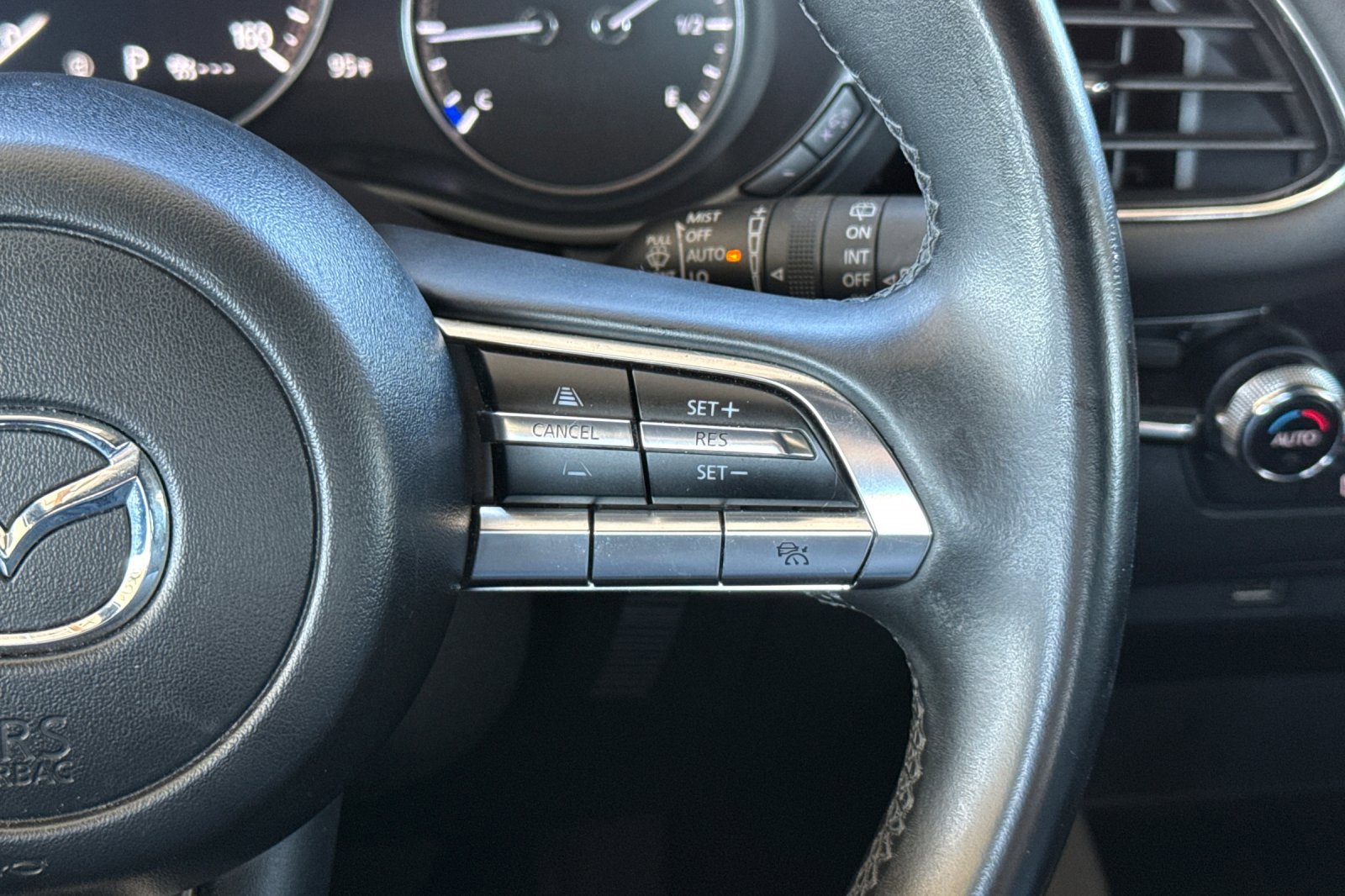 Used 2020 MAZDA MAZDA3 Preferred 4D Hatchback image 29