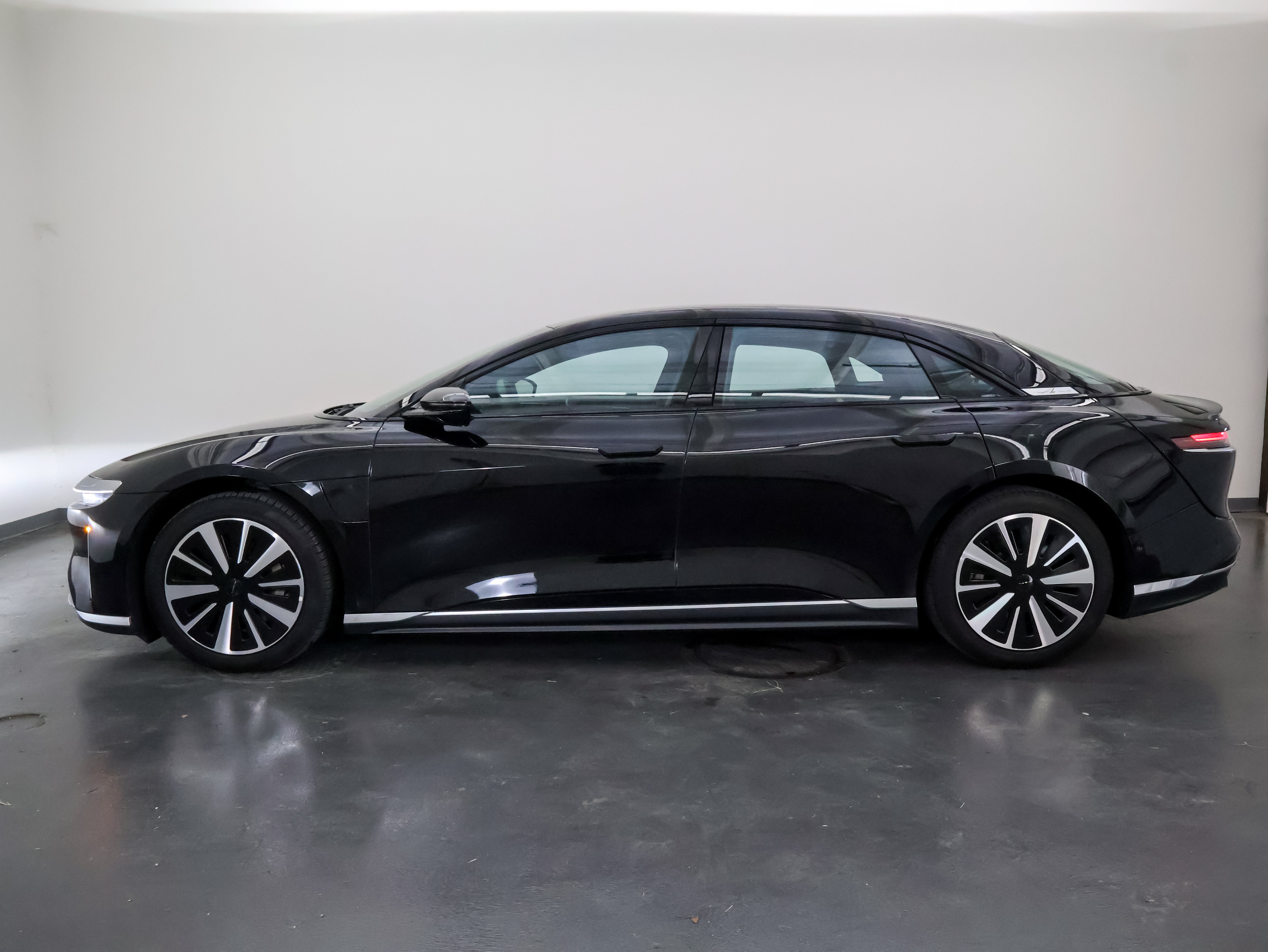 Used 2023 Lucid Air Pure AWD/4WD image 6