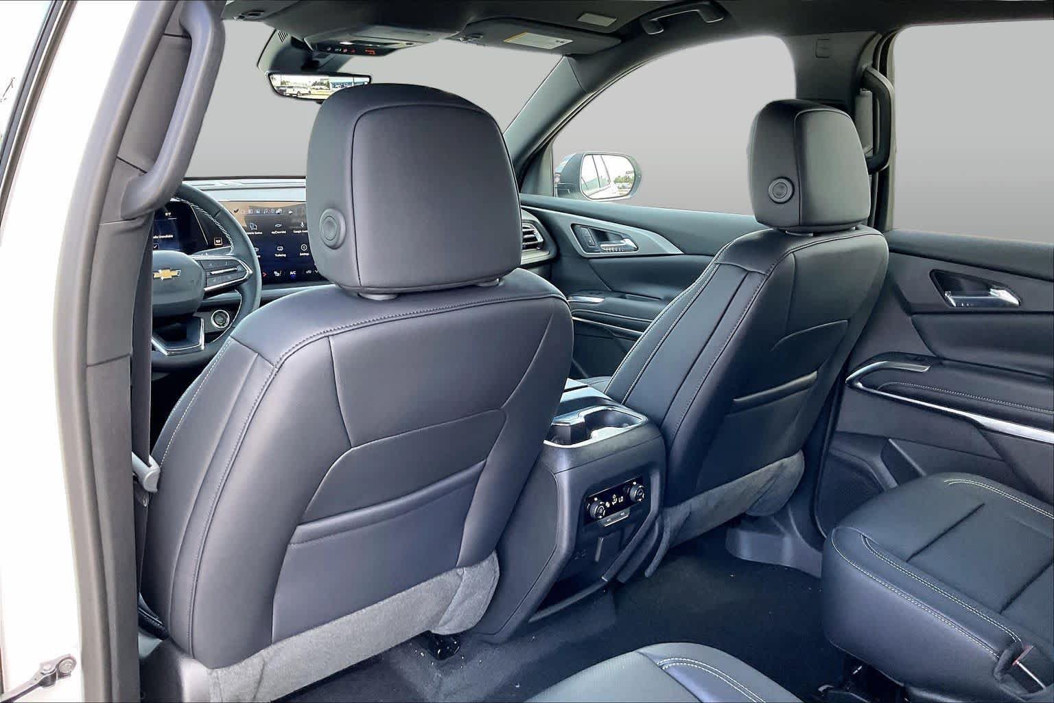 New 2027 Chevrolet Traverse LT w/ Driver Confidence Package FWD image 22