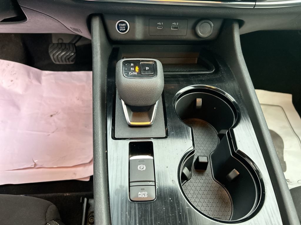 Used 2023 Nissan Rogue S AWD/4WD image 19