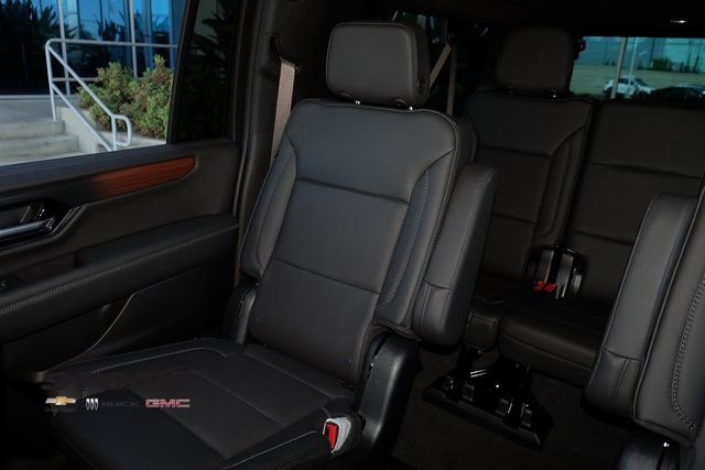 New 2025 GMC Yukon XL Denali w/ Sun & Power Step Package image 14