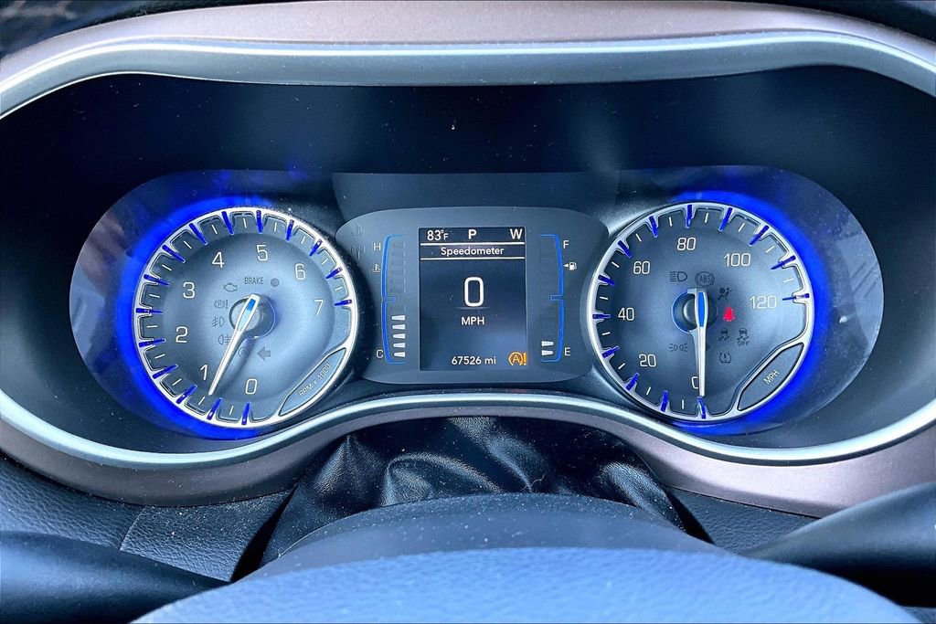 Used 2018 Chrysler Pacifica Touring-L image 8