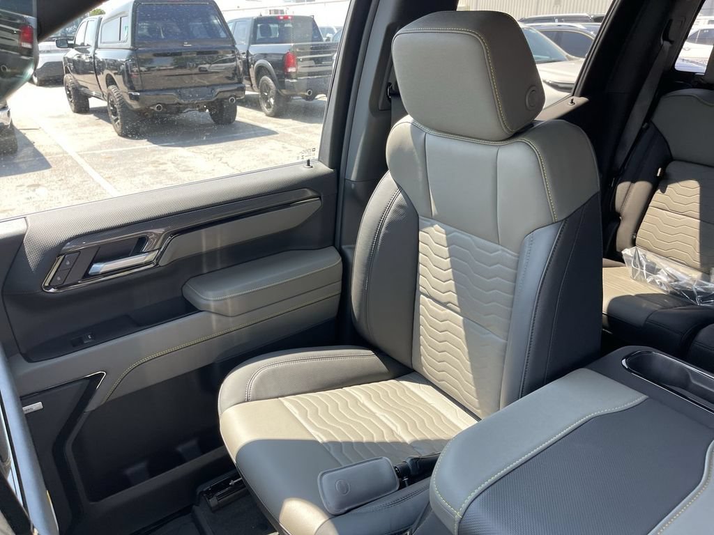 New 2026 Chevrolet Silverado 1500 ZR2 w/ LPO, Dark Essentials Package AWD/4WD image 24