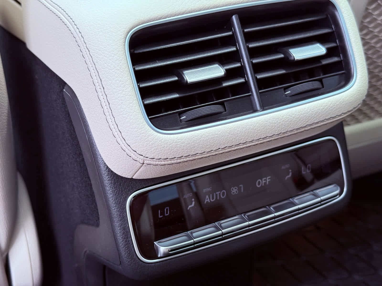 New 2025 Mercedes-Benz GLS 450 4MATIC image 30