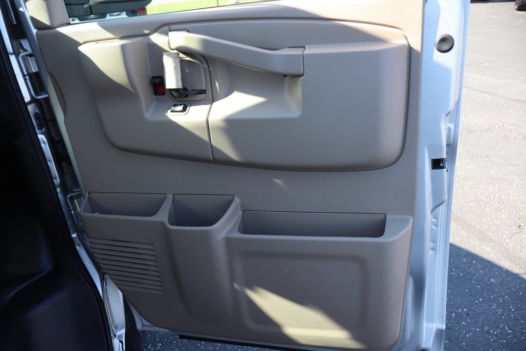 New 2025 Chevrolet Express 3500 w/ Driver Convenience Package RWD image 17