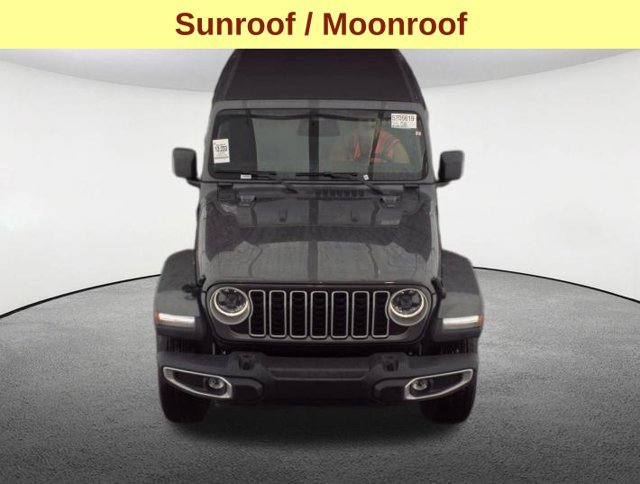 Used 2026 Jeep Wrangler Unlimited Sahara AWD/4WD image 4