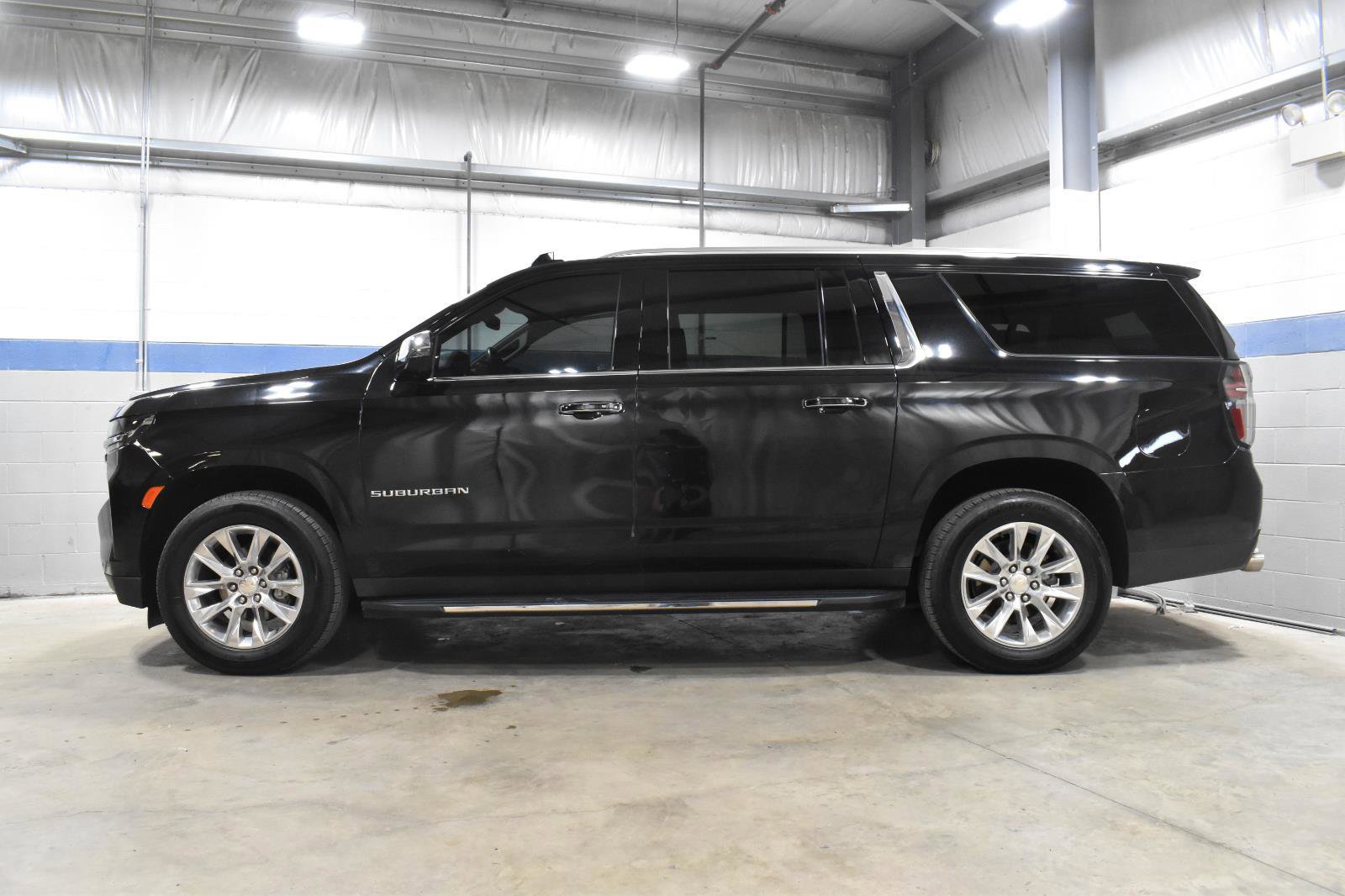 Used 2023 Chevrolet Suburban Premier AWD/4WD image 22