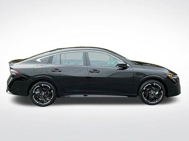 New 2026 Nissan Sentra SR w/ SR Premium Package FWD image 8