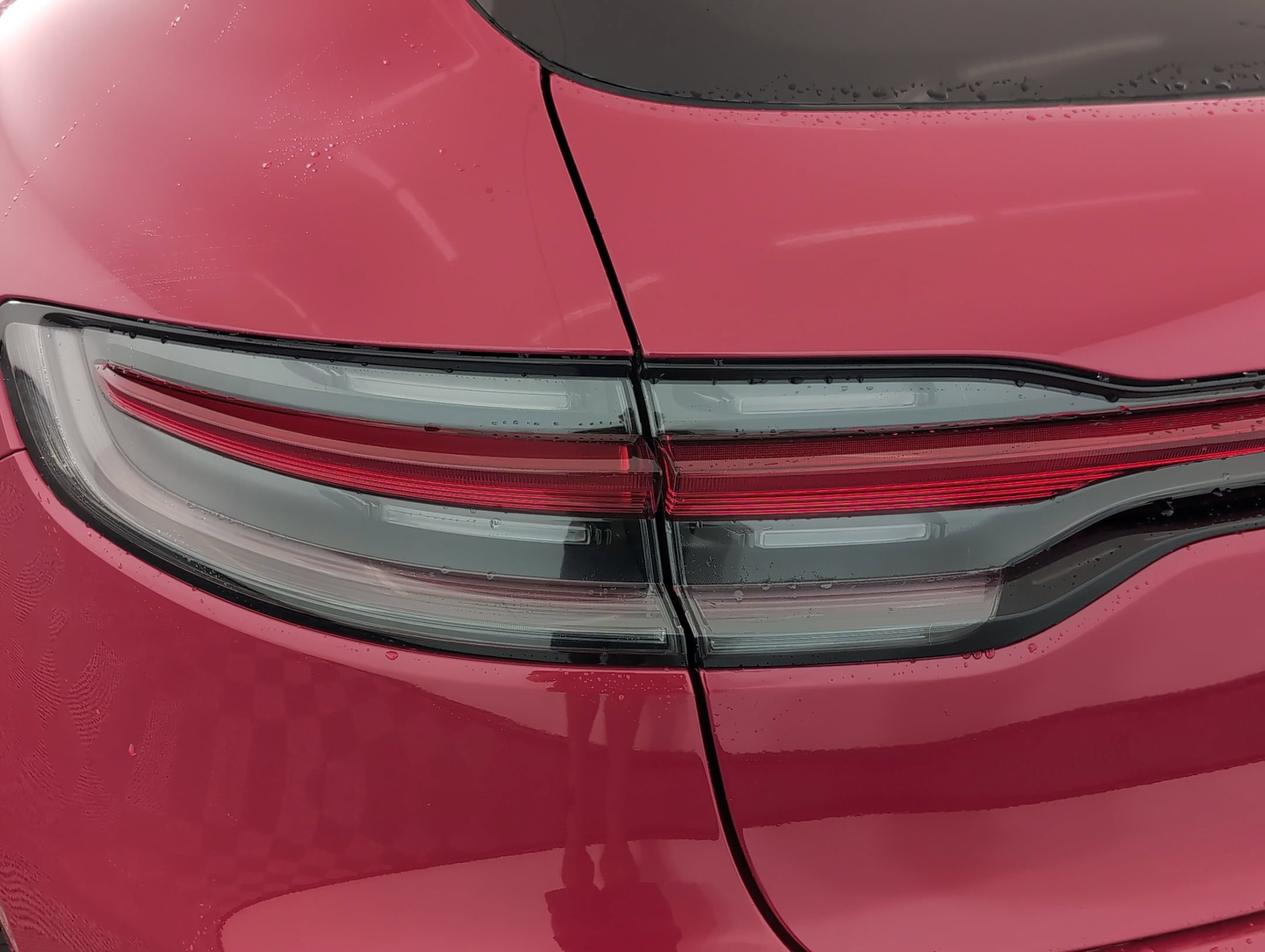 Certified 2025 Porsche Macan AWD/4WD image 15