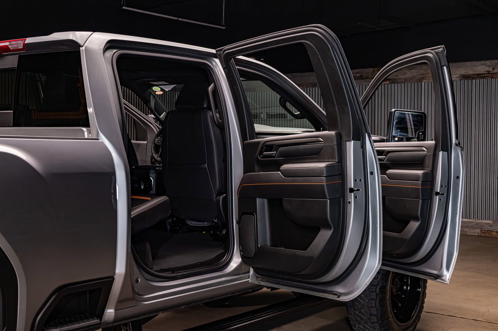 Used 2025 GMC Sierra 3500 AT4 w/ AT4 Premium Plus Package image 33