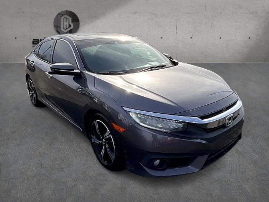 Used 2017 Honda Civic Touring image 3