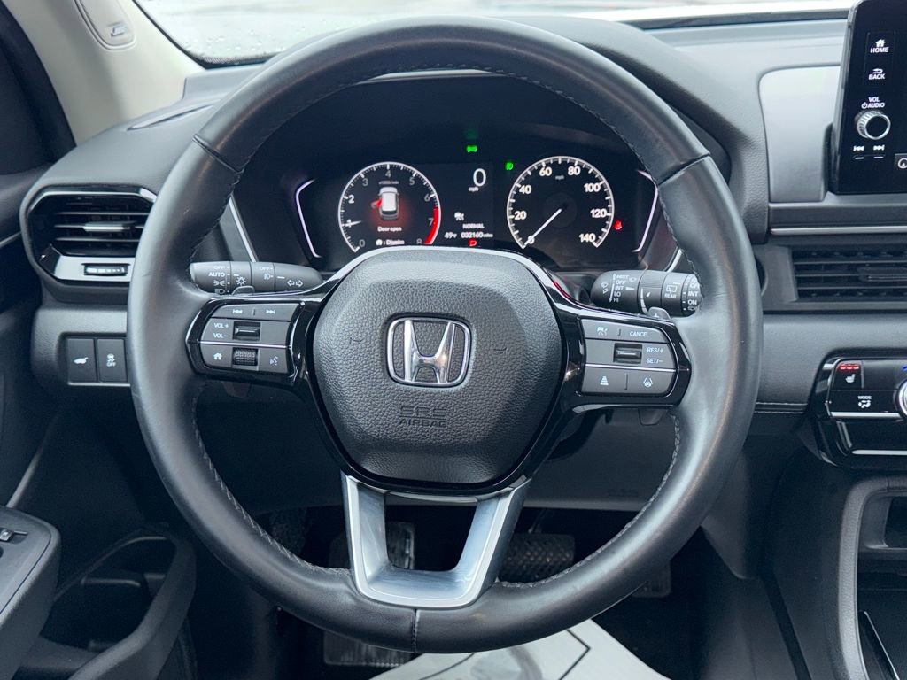 Used 2025 Honda Pilot Touring image 32