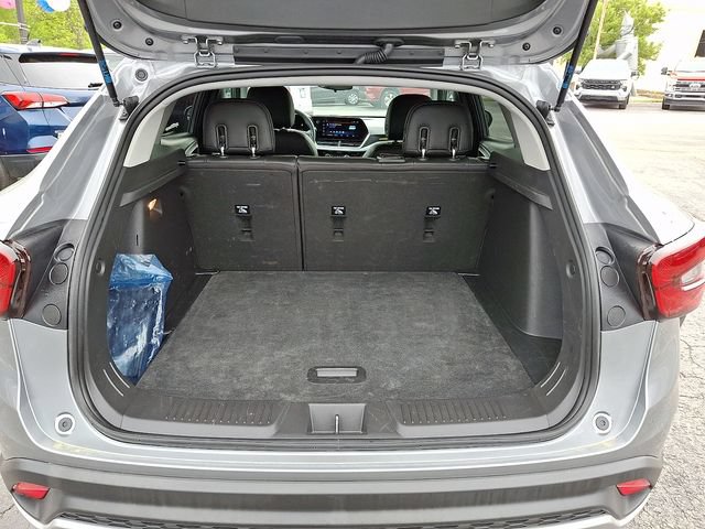 Used 2025 Chevrolet Trax LT FWD image 28