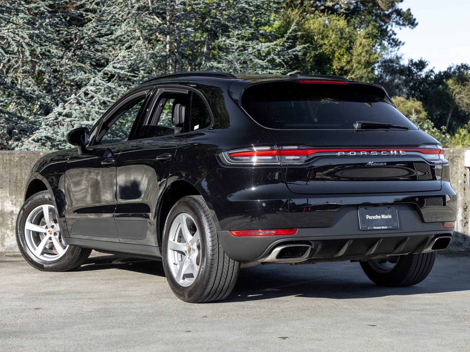 Certified 2021 Porsche Macan AWD/4WD image 3