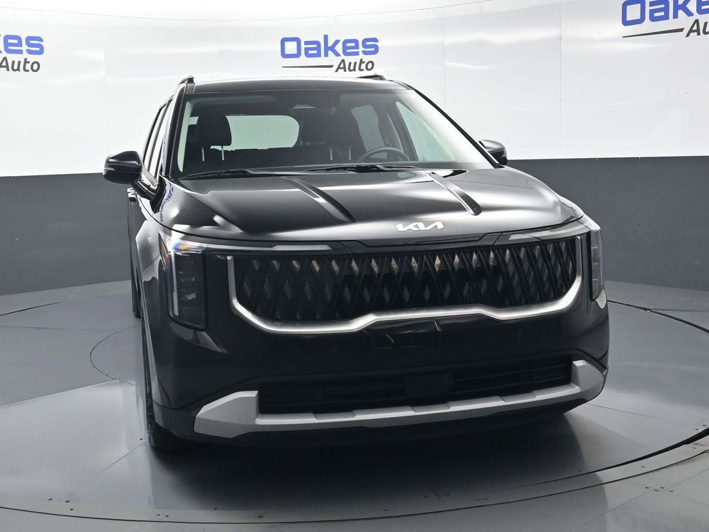 Certified 2026 Kia Carnival EX image 3