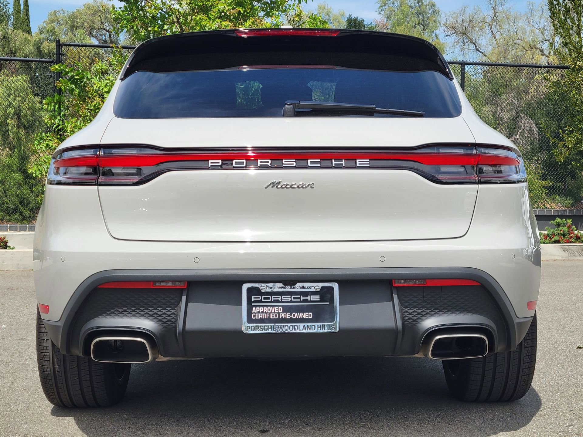 Certified 2025 Porsche Macan image 6