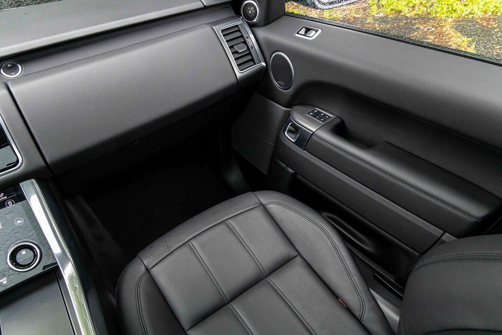 Used 2022 Land Rover Range Rover Sport SE image 19