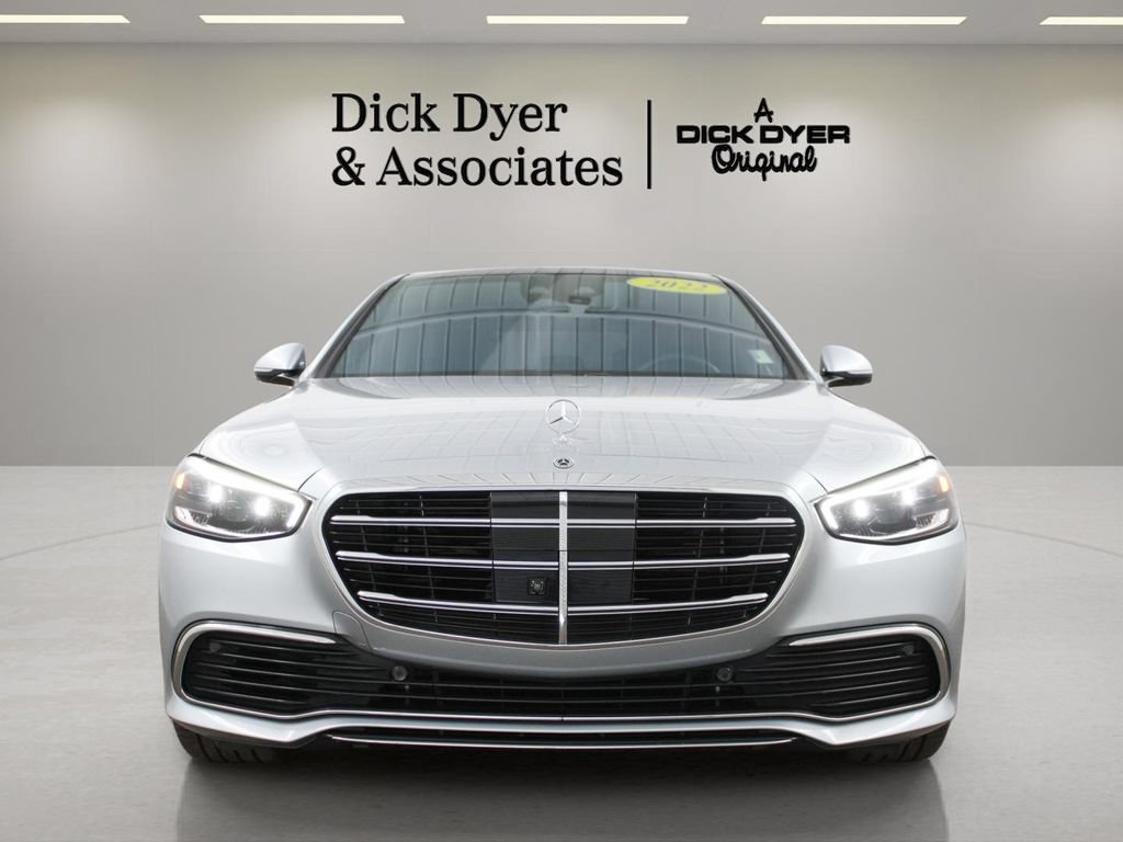 Used 2022 Mercedes-Benz S 580 4MATIC Sedan image 4