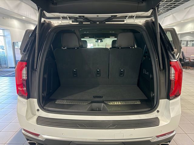 Used 2025 GMC Yukon Denali RWD image 15