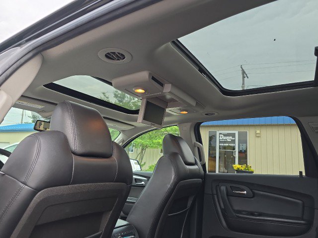 Used 2011 Chevrolet Traverse LT w/ LPO, 'HIT The Road' Package FWD image 28