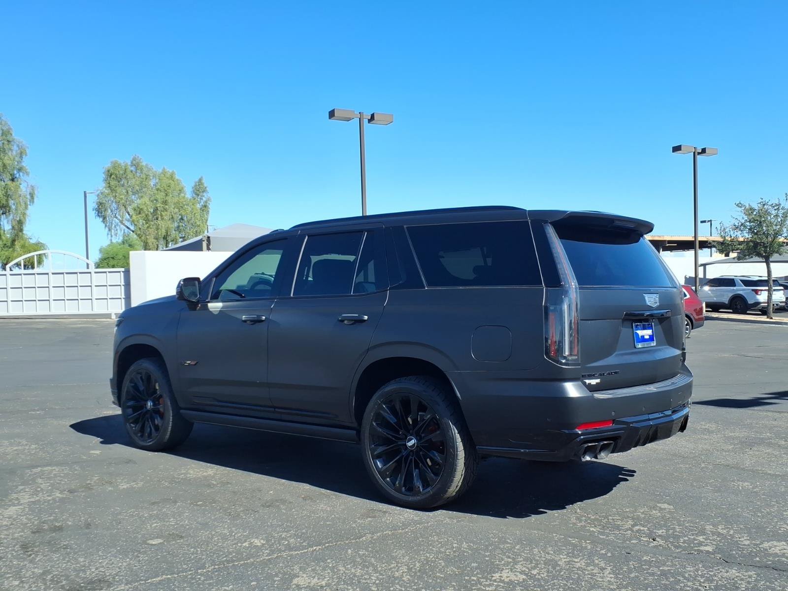 Used 2025 Cadillac Escalade V w/ LPO, ONYX Package AWD/4WD image 4