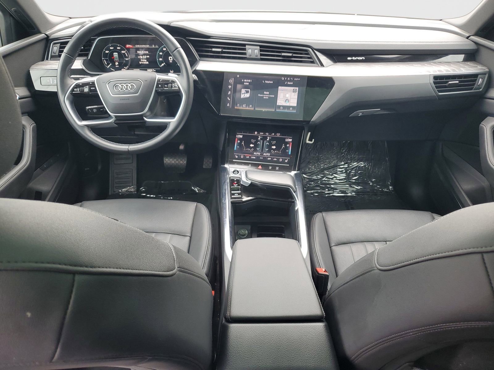 Used 2023 Audi e-tron Premium Plus w/ Premium Plus Package AWD/4WD image 11