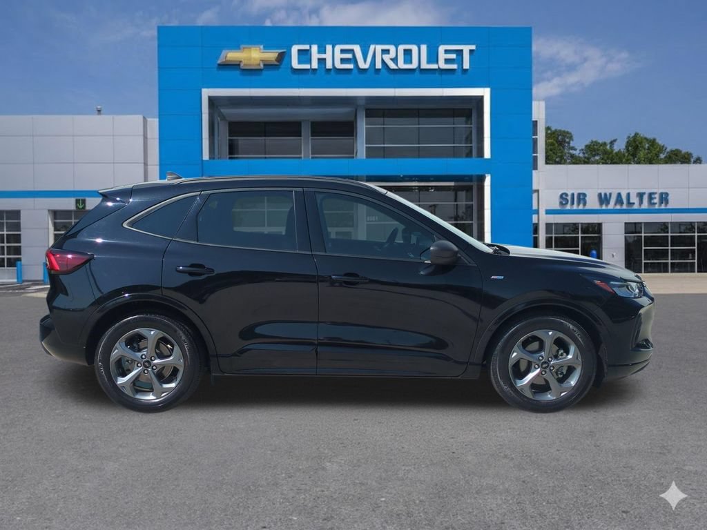 Used 2023 Ford Escape ST-Line w/ Tech Pack #1 FWD image 7