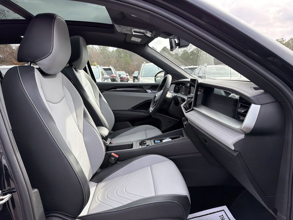 New 2026 Volkswagen Tiguan SE R-Line FWD image 20