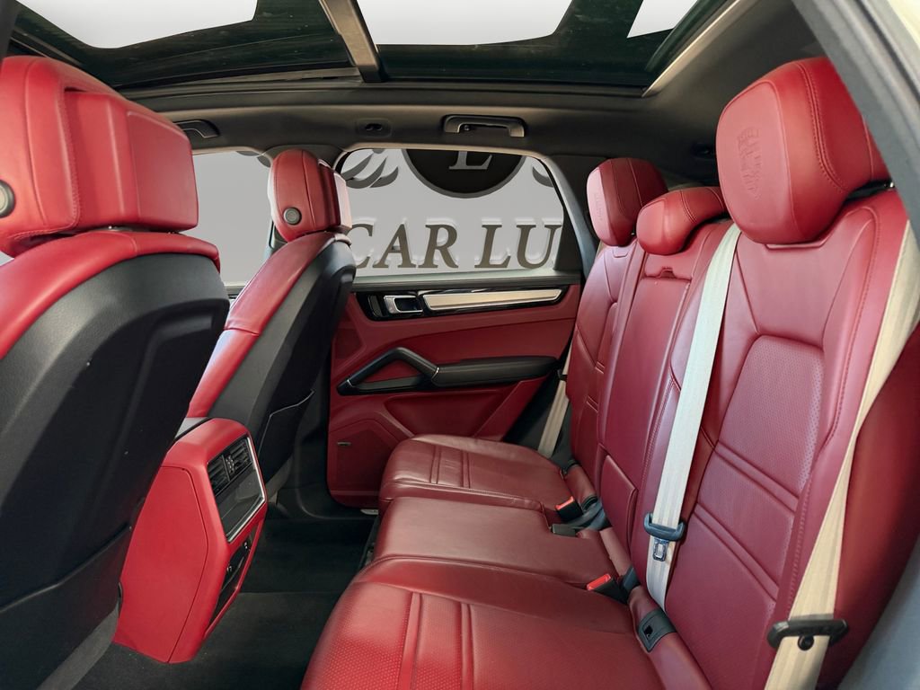 Used 2022 Porsche Cayenne Platinum Edition AWD/4WD image 13