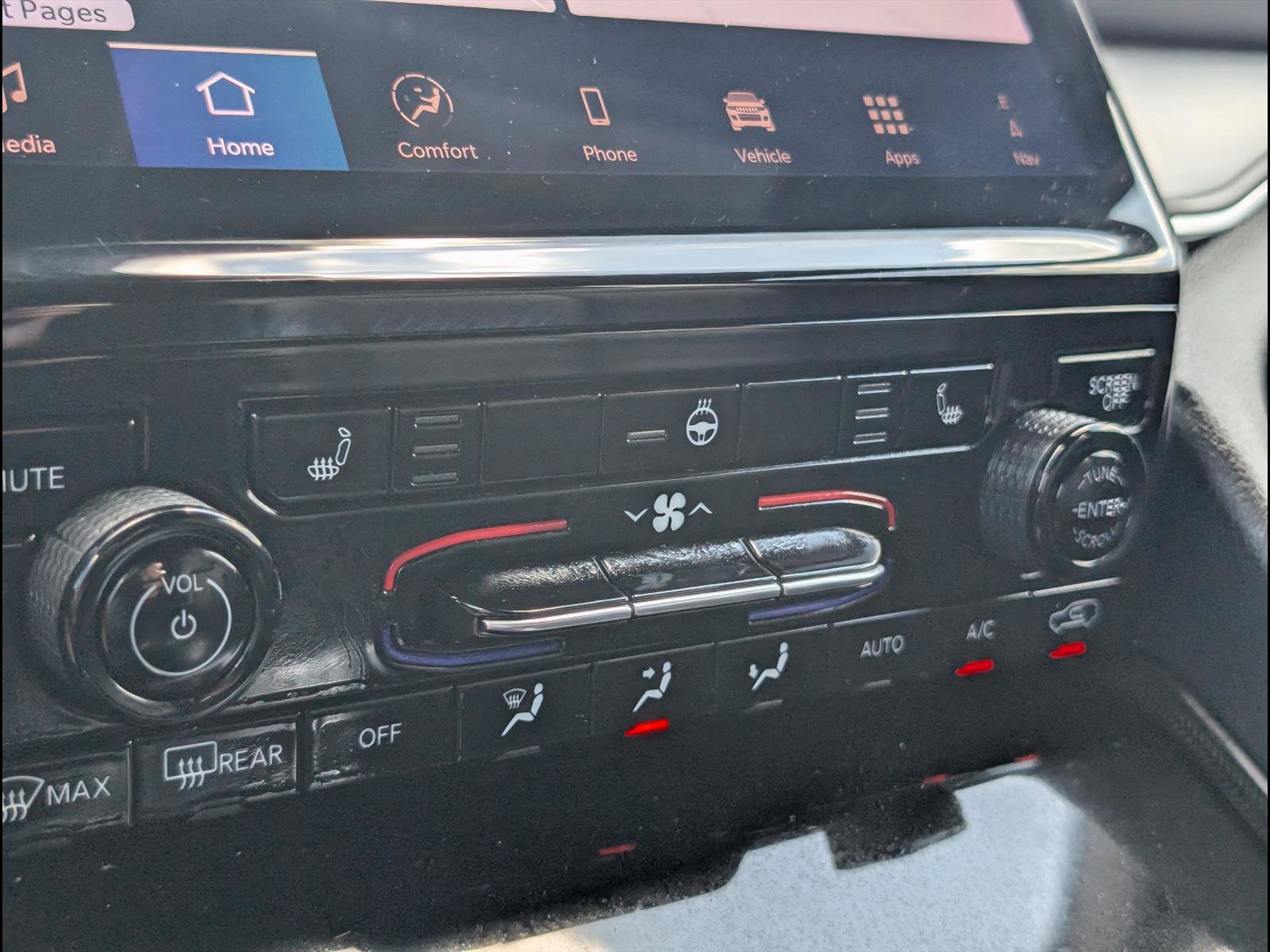 Used 2024 Jeep Grand Cherokee Limited RWD image 20