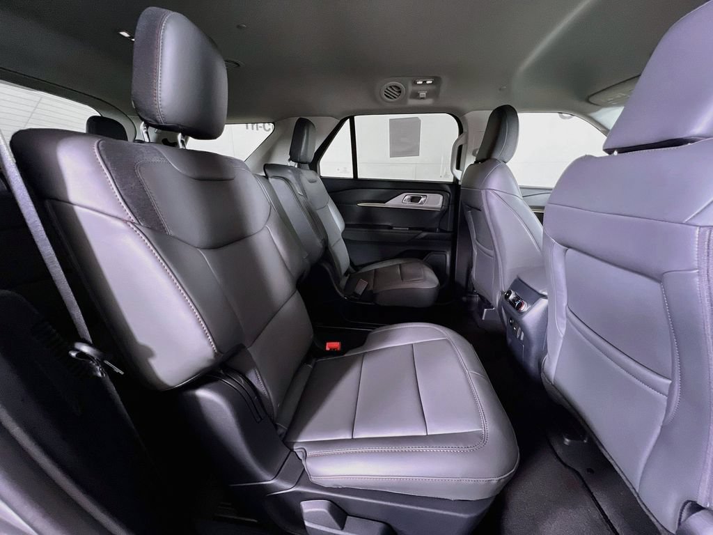 New 2026 Ford Explorer Active w/ Active Comfort Package AWD/4WD image 17