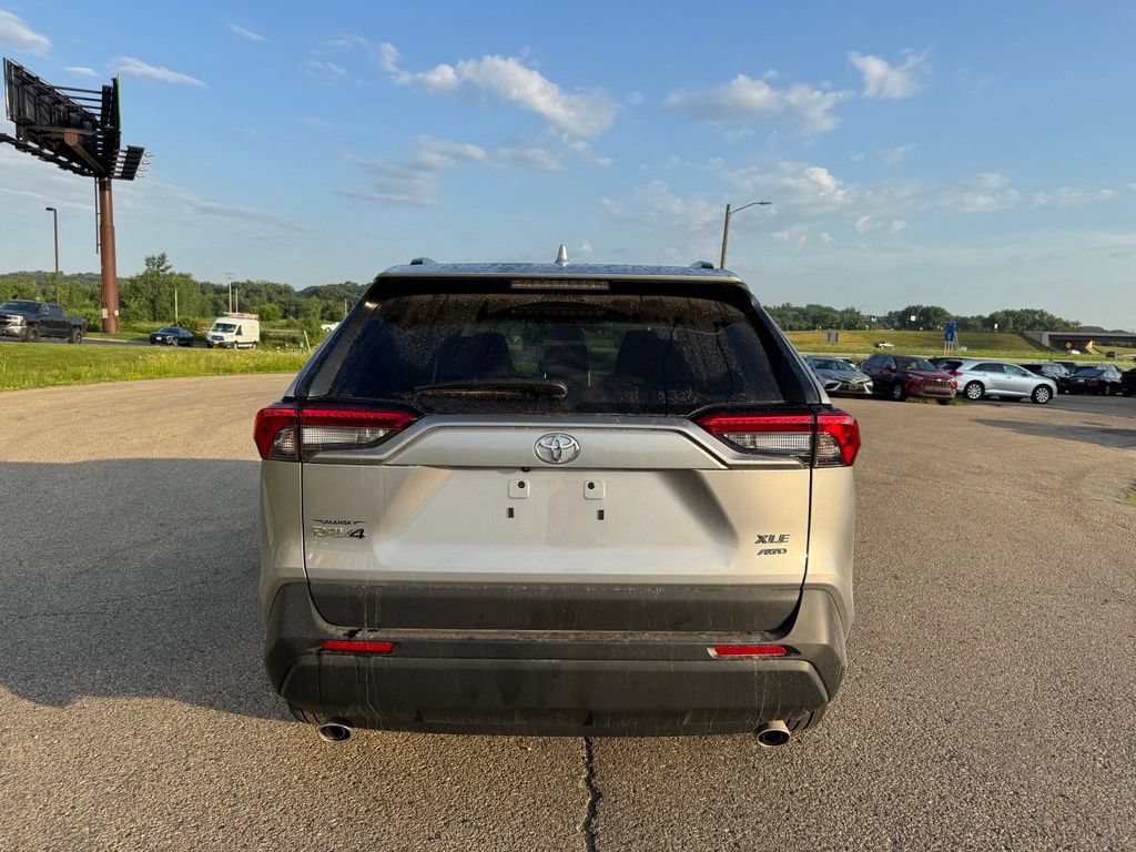 Used 2025 Toyota RAV4 XLE Premium w/ Weather Package AWD/4WD image 15