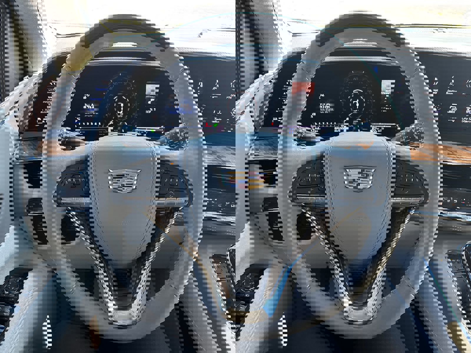 Used 2024 Cadillac Escalade Sport Platinum w/ LPO, ONYX Package image 17